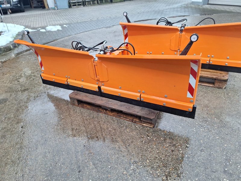 Schneeräumschild des Typs SVD Vario 220 Schneepflug Schneeschild, Neumaschine in Bogen