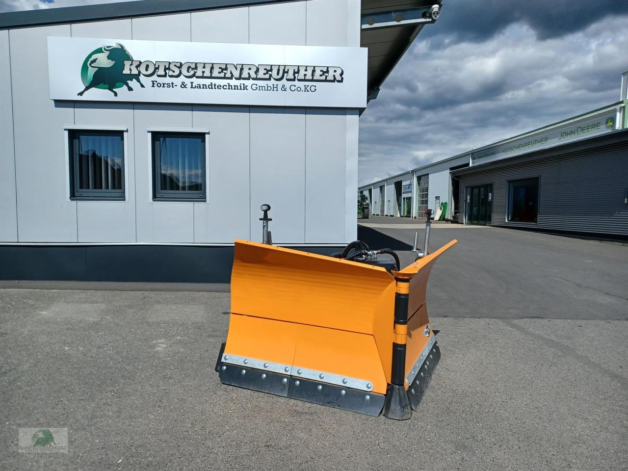 Schneeräumschild des Typs Wintec Vario_XM 300 DIN, Neumaschine in Steinwiesen (Bild 2)