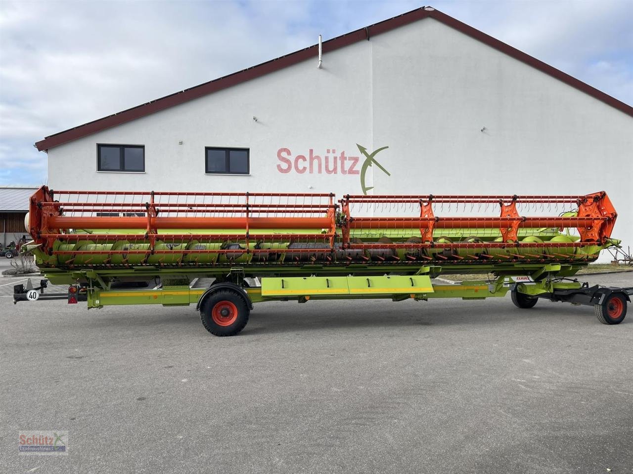 Schneidwerk typu CLAAS Schneidwerk Claas Vario V1050 mit LED Laserpilot links und rechts, Transportwagen 40 km/h, Gebrauchtmaschine v Schierling (Obrázek 1)