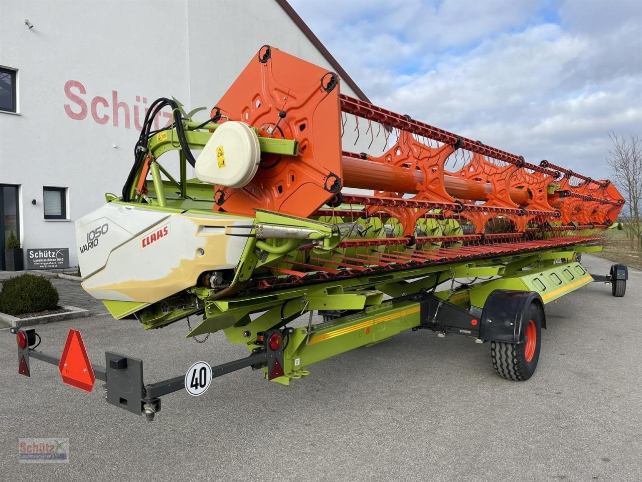 Schneidwerk typu CLAAS Schneidwerk Claas Vario V1050 mit LED Laserpilot links und rechts, Transportwagen 40 km/h, Gebrauchtmaschine v Schierling (Obrázek 2)