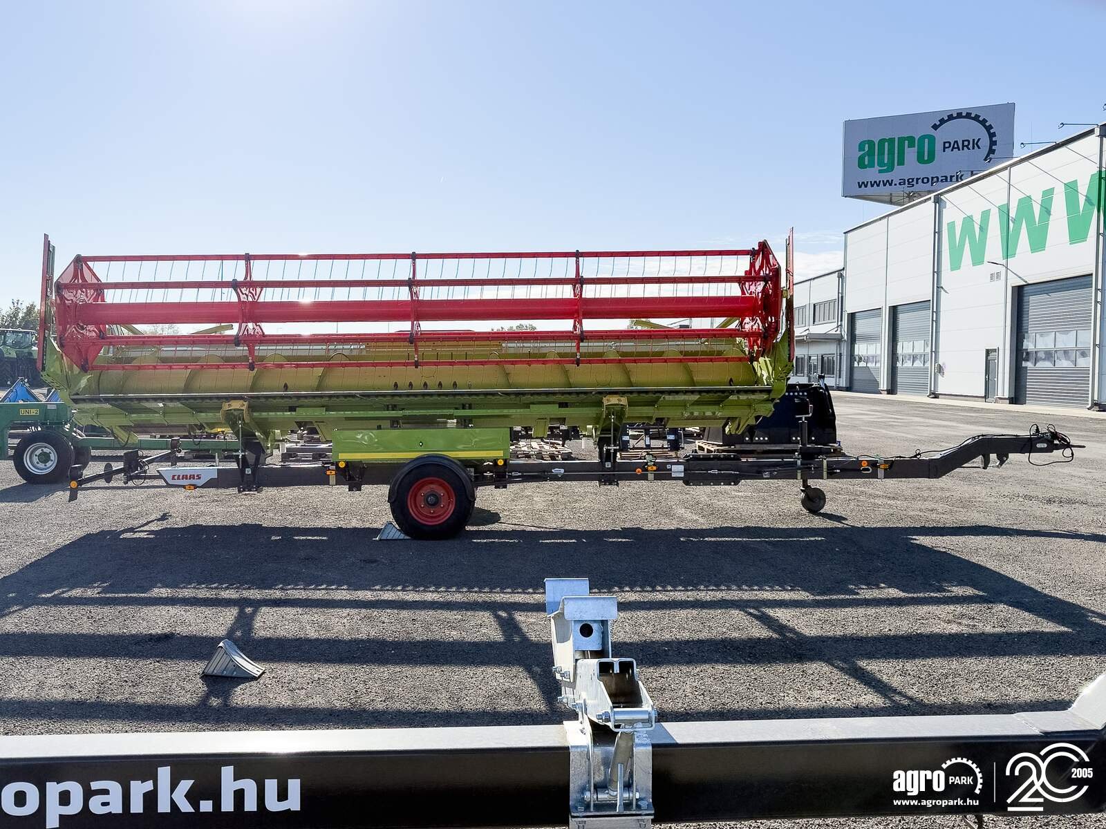 Schneidwerk typu CLAAS V680 (Vario 680) 6,8 m Vario header for Claas Tucano and Lexion combines, transport trolley, rape side knives, Gebrauchtmaschine v Csengele (Obrázek 11)