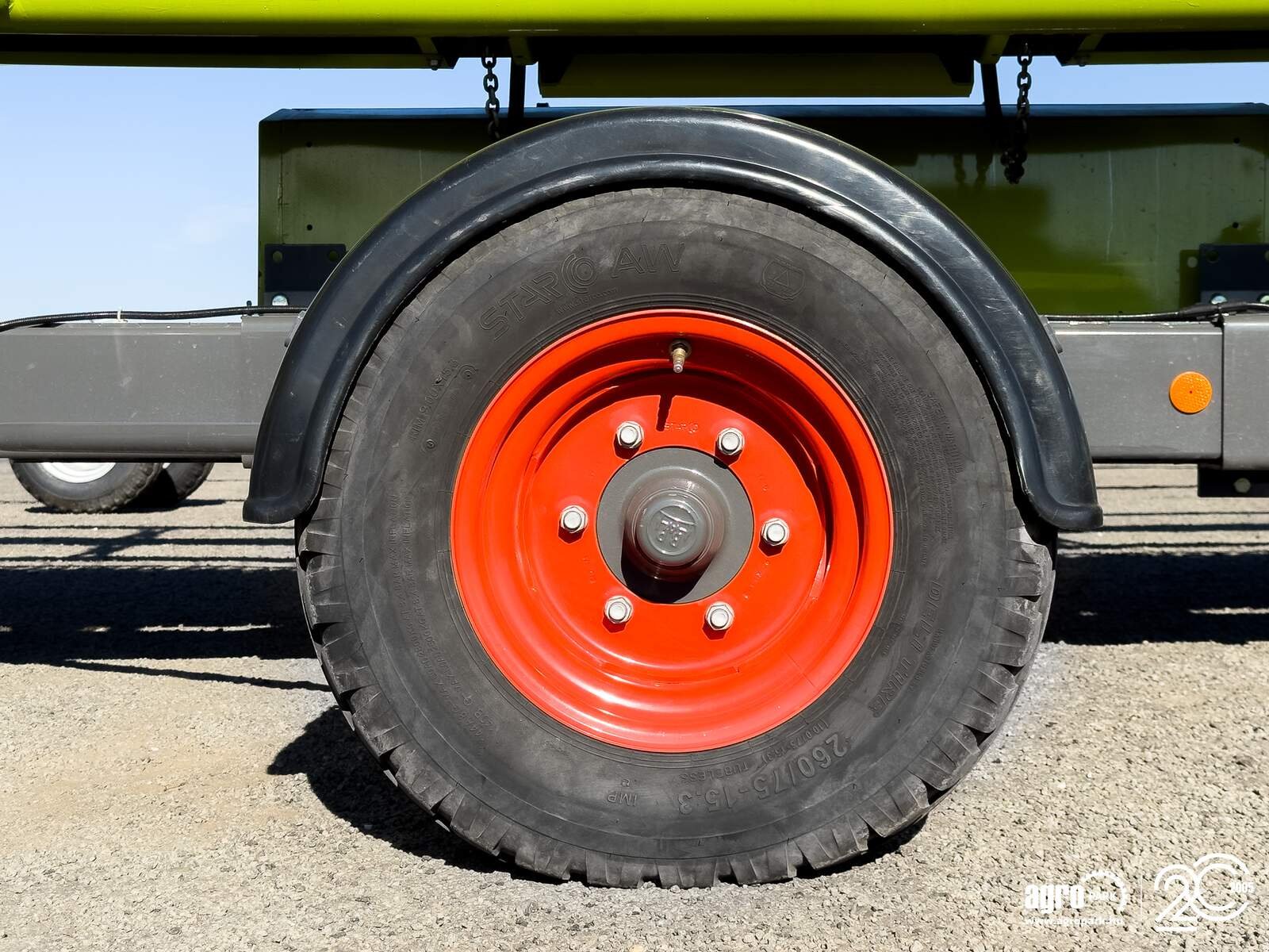 Schneidwerk typu CLAAS V680 (Vario 680) 6,8 m Vario header for Claas Tucano and Lexion combines, transport trolley, rape side knives, Gebrauchtmaschine v Csengele (Obrázek 18)