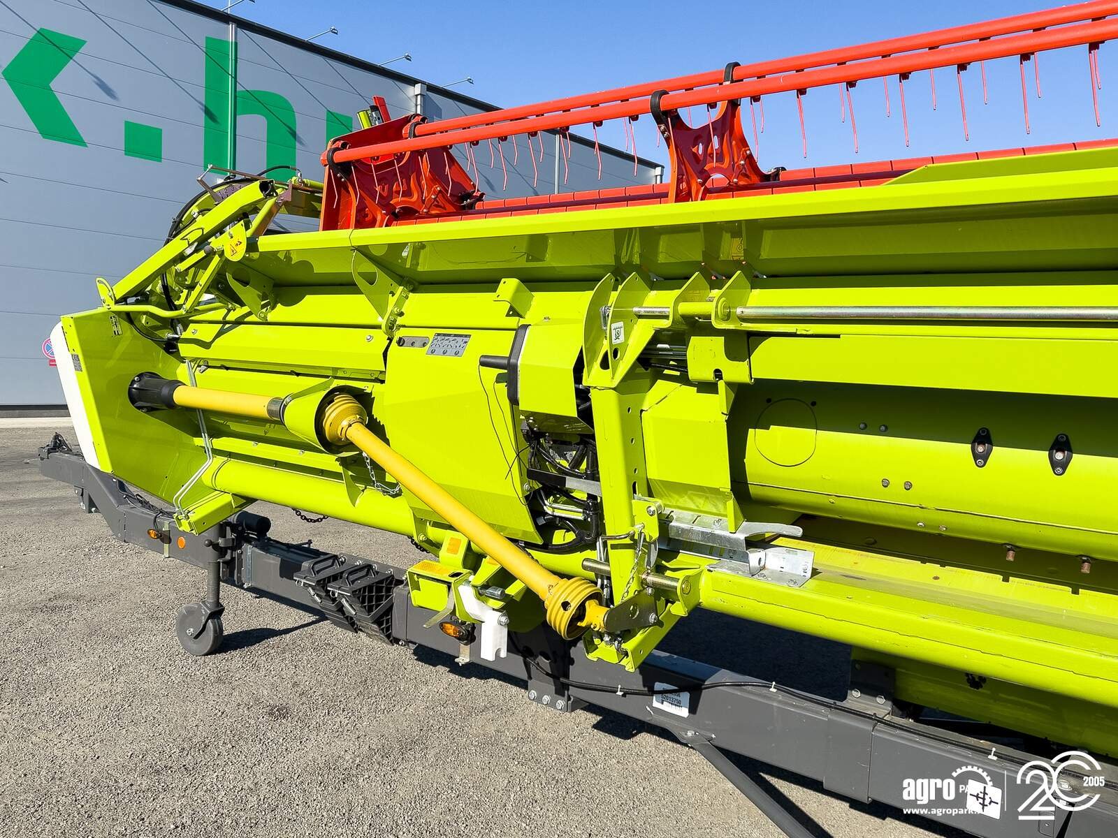 Schneidwerk typu CLAAS V680 (Vario 680) 6,8 m Vario header for Claas Tucano and Lexion combines, transport trolley, rape side knives, Gebrauchtmaschine v Csengele (Obrázek 28)