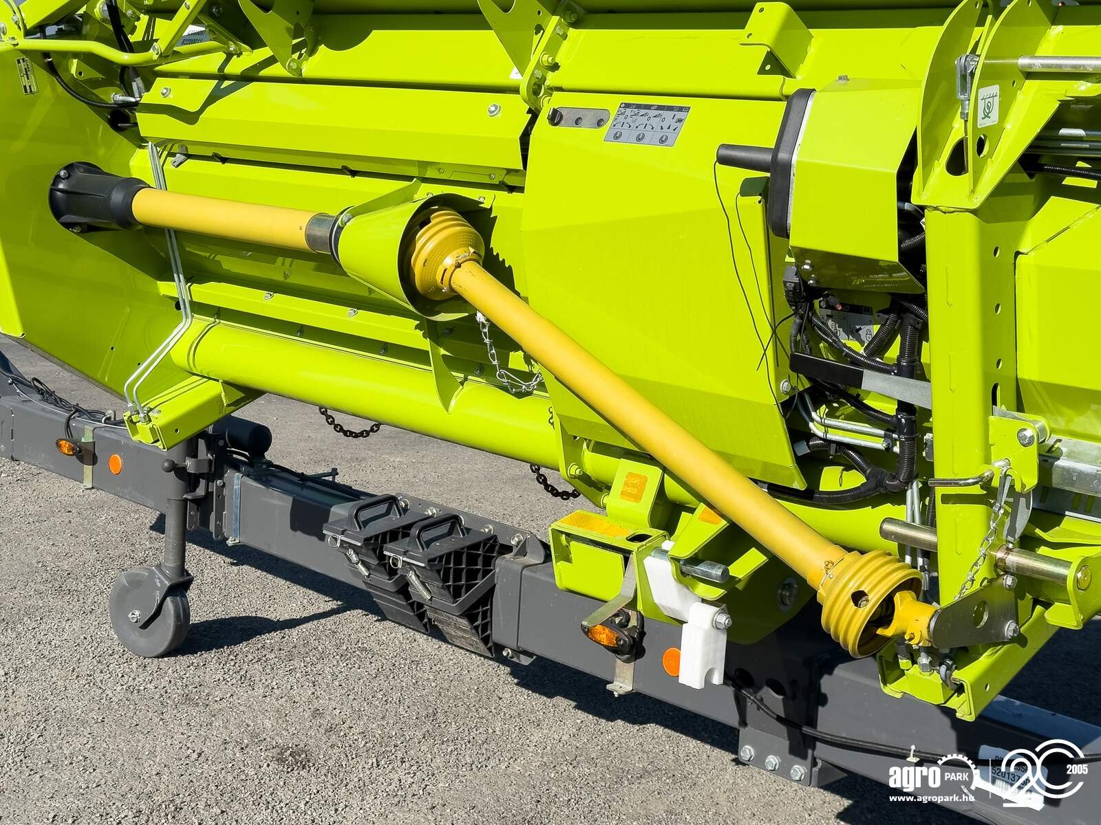 Schneidwerk typu CLAAS V680 (Vario 680) 6,8 m Vario header for Claas Tucano and Lexion combines, transport trolley, rape side knives, Gebrauchtmaschine v Csengele (Obrázek 29)