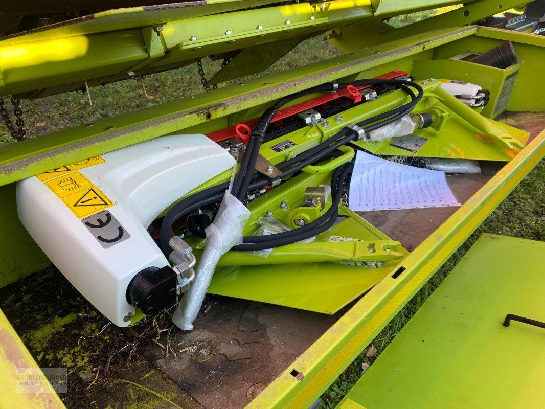 Schneidwerk typu CLAAS Vario 1230 - Modelljahr 2019 mit Wagen, Gebrauchtmaschine v Mühlengeez (Obrázek 9)