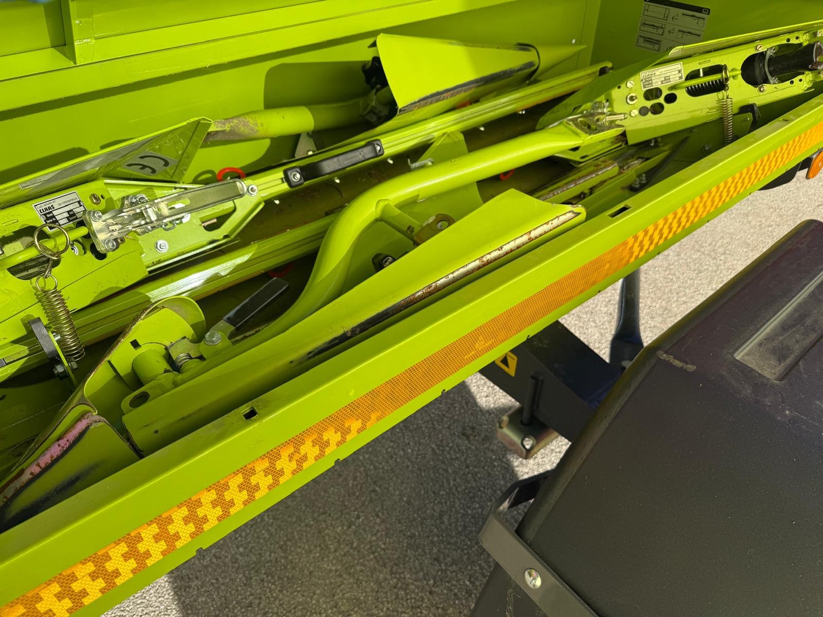 Schneidwerk des Typs CLAAS Vario 560 AC mit Raps Baujahr 2024, Gebrauchtmaschine in Breitenbrunn (Bild 3)