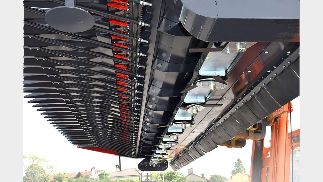 Schneidwerk des Typs Dominoni Free Sun 6,20 -, Neumaschine in Baumgarten (Bild 9)