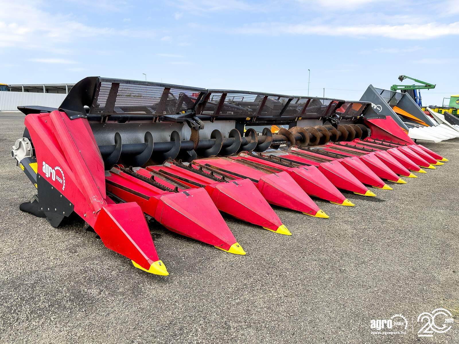 Schneidwerk типа Geringhoff SF Horizon 1230/FB 12-row sunflower header with John Deere and Claas bracket, 75 cm row spacing, folding frame design, stalk chopper, Gebrauchtmaschine в Csengele (Фотография 2)