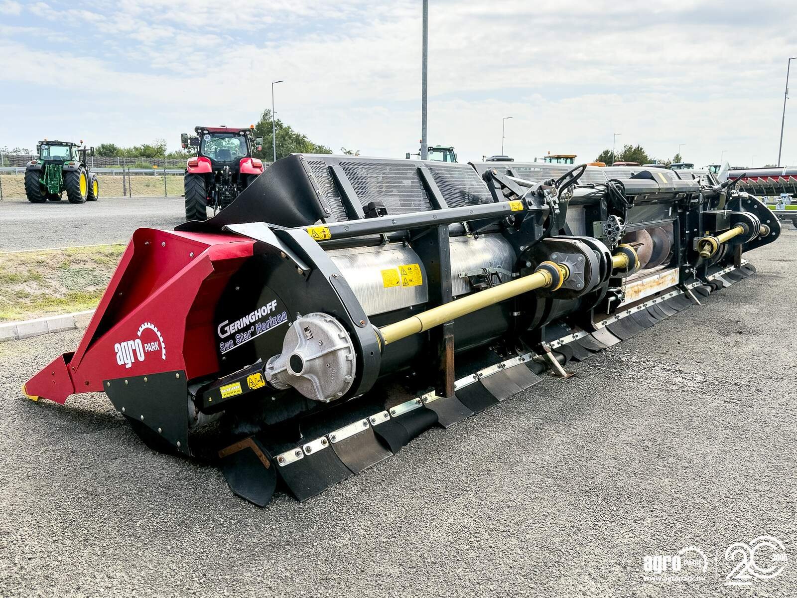 Schneidwerk типа Geringhoff SF Horizon 1230/FB 12-row sunflower header with John Deere and Claas bracket, 75 cm row spacing, folding frame design, stalk chopper, Gebrauchtmaschine в Csengele (Фотография 4)