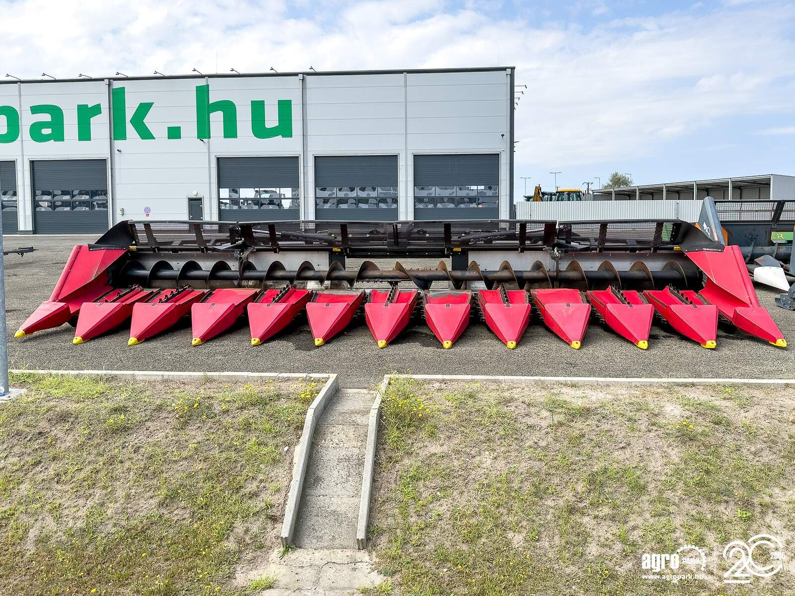 Schneidwerk типа Geringhoff SF Horizon 1230/FB 12-row sunflower header with John Deere and Claas bracket, 75 cm row spacing, folding frame design, stalk chopper, Gebrauchtmaschine в Csengele (Фотография 7)