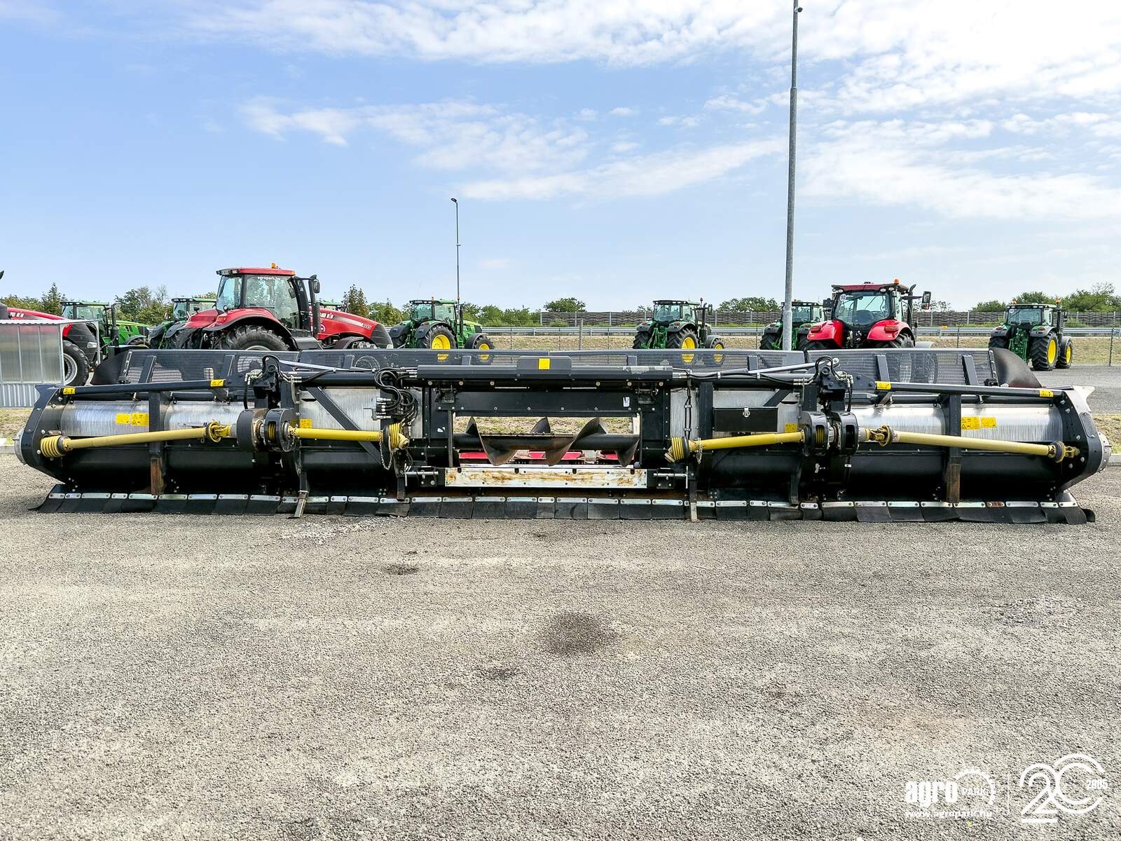 Schneidwerk типа Geringhoff SF Horizon 1230/FB 12-row sunflower header with John Deere and Claas bracket, 75 cm row spacing, folding frame design, stalk chopper, Gebrauchtmaschine в Csengele (Фотография 9)
