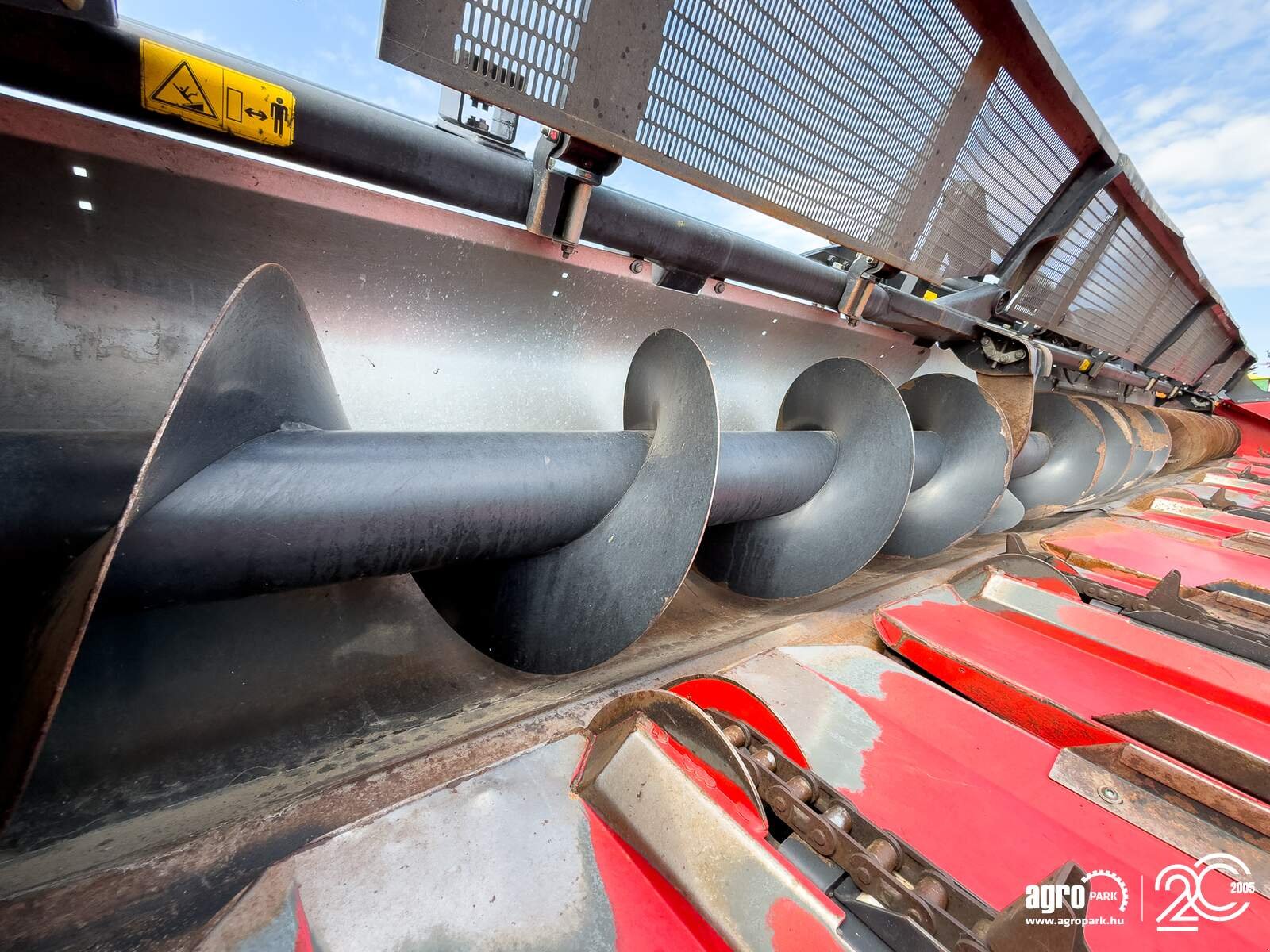 Schneidwerk типа Geringhoff SF Horizon 1230/FB 12-row sunflower header with John Deere and Claas bracket, 75 cm row spacing, folding frame design, stalk chopper, Gebrauchtmaschine в Csengele (Фотография 16)