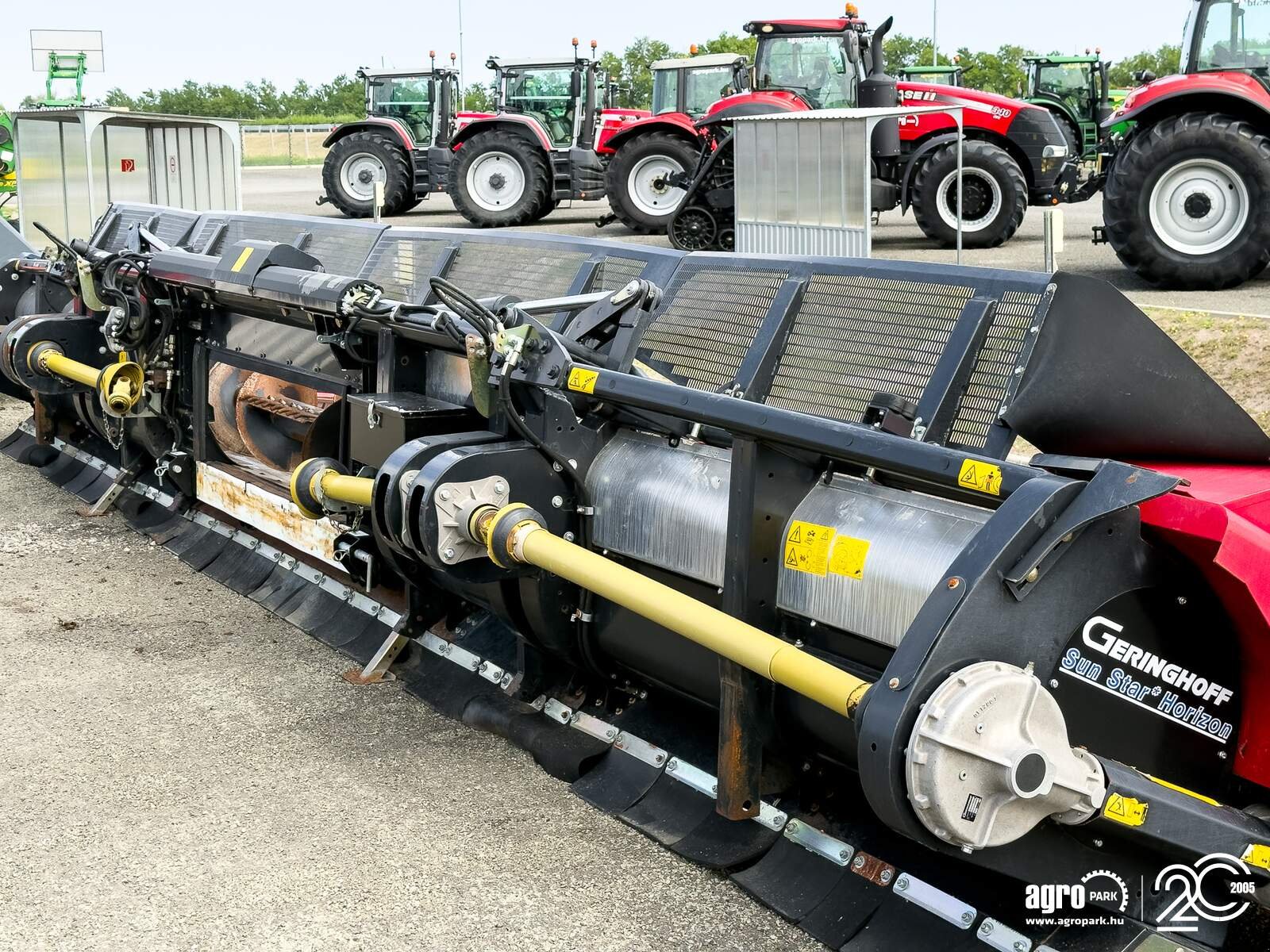 Schneidwerk типа Geringhoff SF Horizon 1230/FB 12-row sunflower header with John Deere and Claas bracket, 75 cm row spacing, folding frame design, stalk chopper, Gebrauchtmaschine в Csengele (Фотография 20)