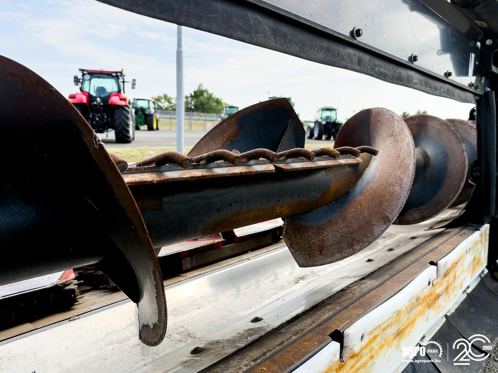 Schneidwerk типа Geringhoff SF Horizon 1230/FB 12-row sunflower header with John Deere and Claas bracket, 75 cm row spacing, folding frame design, stalk chopper, Gebrauchtmaschine в Csengele (Фотография 28)