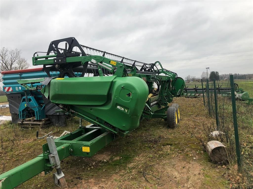 Schneidwerk des Typs John Deere 625 X Med 2 akslet vogn og sideknive. Ring til Ulrik på 40255544. Jeg snakker Jysk, tysk og engelsk., Gebrauchtmaschine in Kolding (Bild 3)