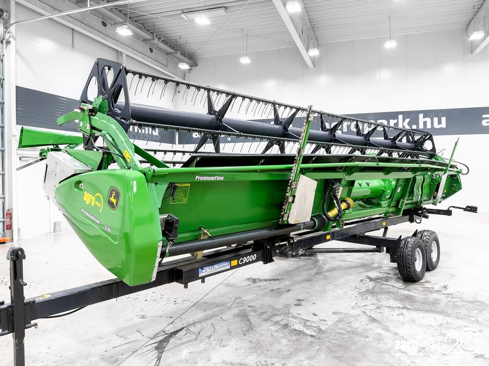 Schneidwerk za tip John Deere 630PF 9.15m draper header with tandem axle trailer and 2 rapeseed side knives, in refurbished condition, Gebrauchtmaschine u Csengele (Slika 4)