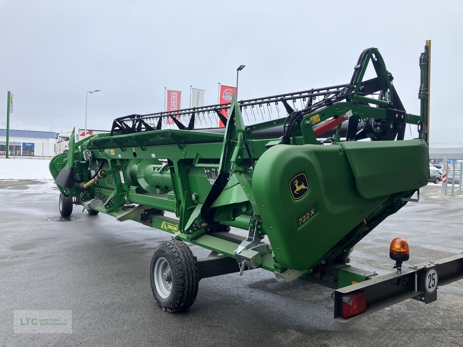 Schneidwerk типа John Deere 722 X Vario Schneidwerk, Neumaschine в Korneuburg (Фотография 3)
