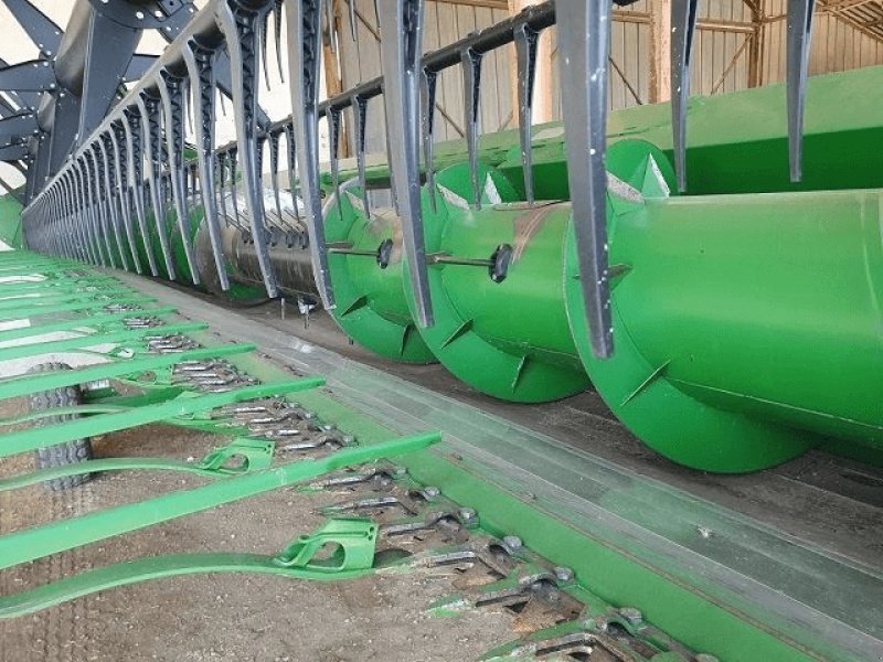 Schneidwerk van het type John Deere 725X, Gebrauchtmaschine in PITHIVIERS Cedex (Foto 7)