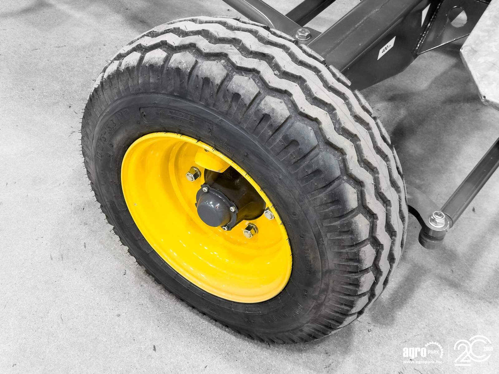 Schneidwerk tipa John Deere 730X 9,15 m variable depth grain header, rape side knives, transport trolley, Gebrauchtmaschine u Csengele (Slika 26)