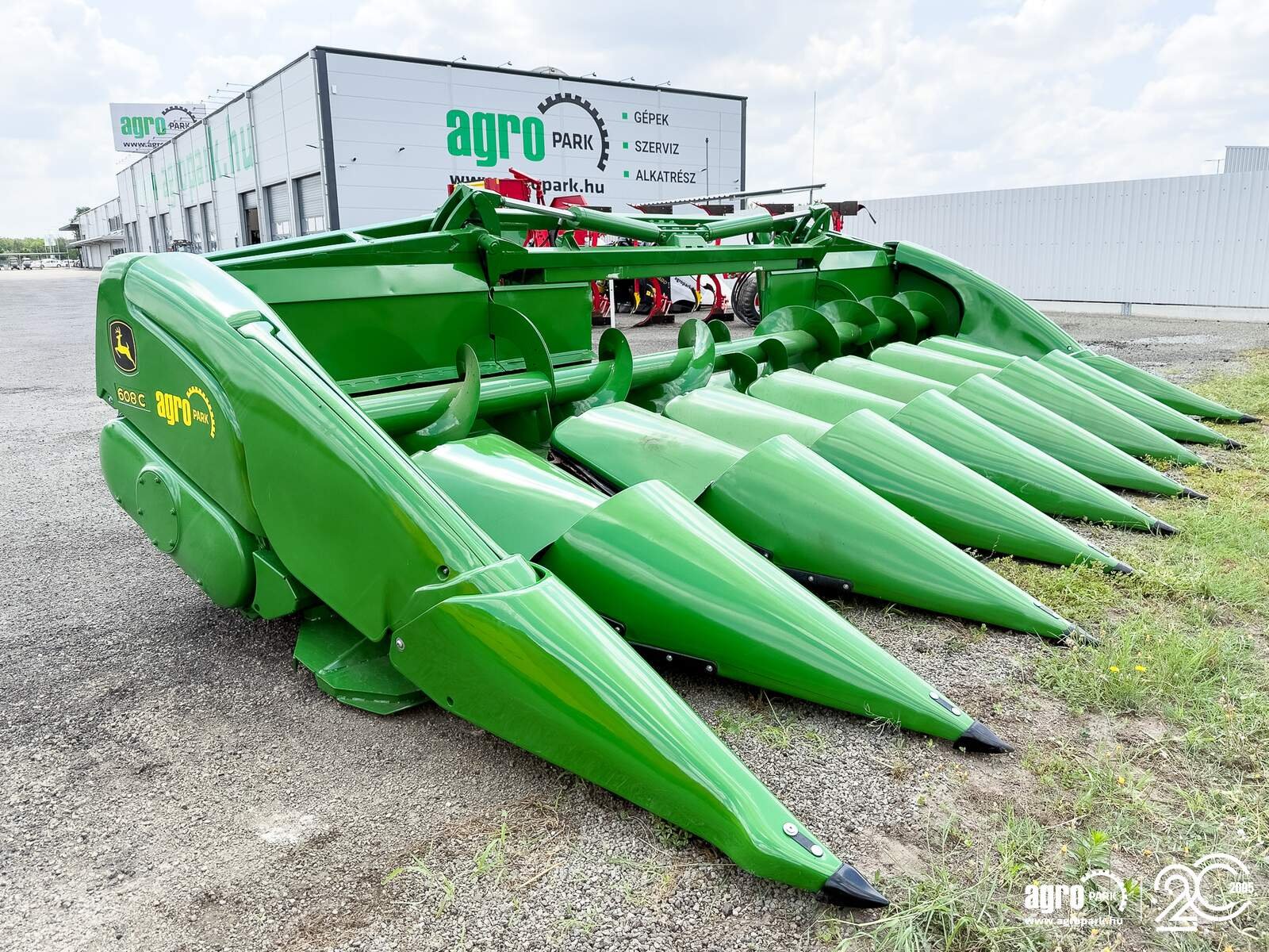 Schneidwerk typu John Deere Kemper 608C 8 row corn header with folding frame for John Deere combines, chopper, stubble stomper, 75 cm row spacing, StalkMaster, Gebrauchtmaschine v Csengele (Obrázek 2)