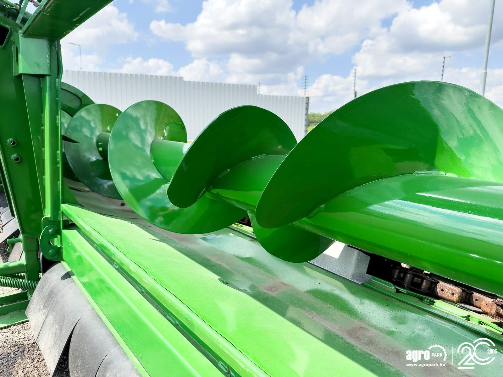 Schneidwerk typu John Deere Kemper 608C 8 row corn header with folding frame for John Deere combines, chopper, stubble stomper, 75 cm row spacing, StalkMaster, Gebrauchtmaschine v Csengele (Obrázek 23)