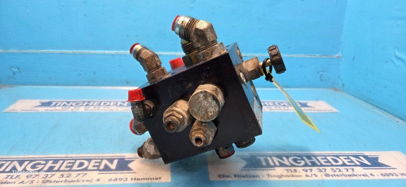 Schneidwerk tipa MacDon D60, Gebrauchtmaschine u Hemmet (Slika 9)