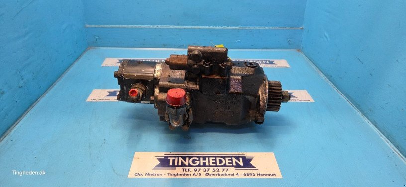 Schneidwerk of the type MacDon D60, Gebrauchtmaschine in Hemmet (Picture 1)