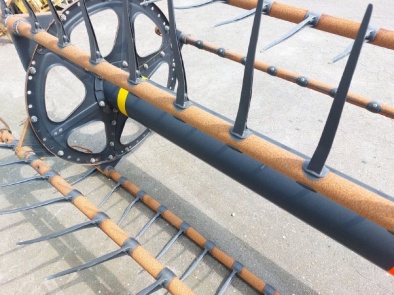 Schneidwerk tipa MacDon D60, Gebrauchtmaschine u Hemmet (Slika 14)