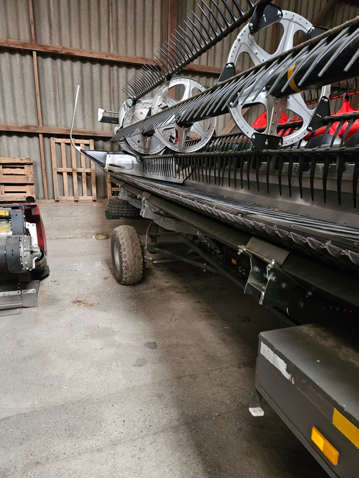 Schneidwerk del tipo MacDon FD 241, Gebrauchtmaschine In Groß Gerungs (Immagine 3)