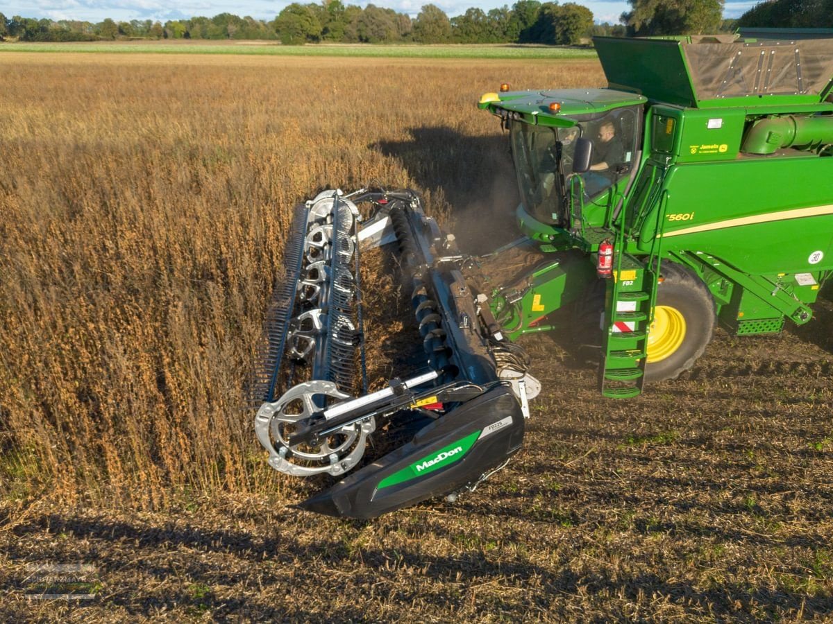 Schneidwerk des Typs MacDon FD225 7,6m, Neumaschine in Gampern (Bild 7)