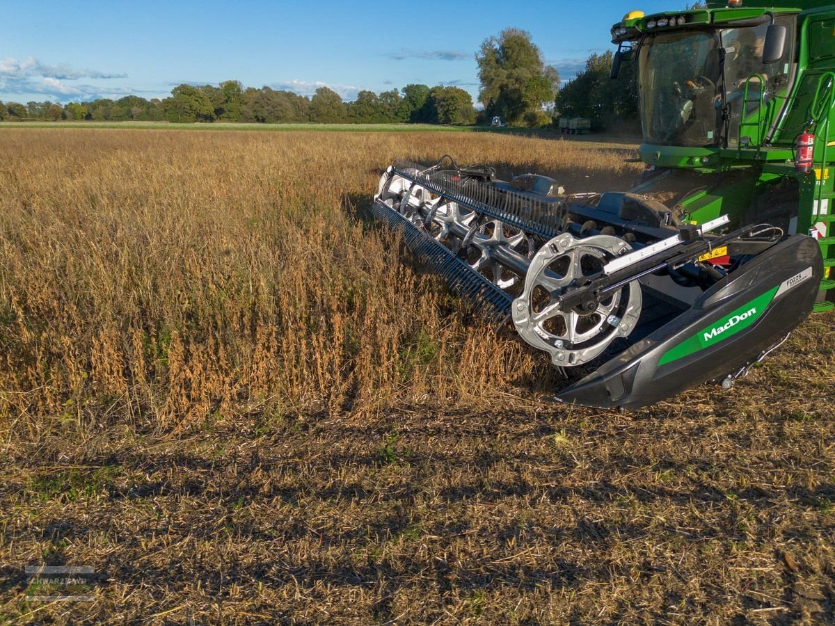 Schneidwerk des Typs MacDon FD225 7,6m, Neumaschine in Gampern (Bild 6)