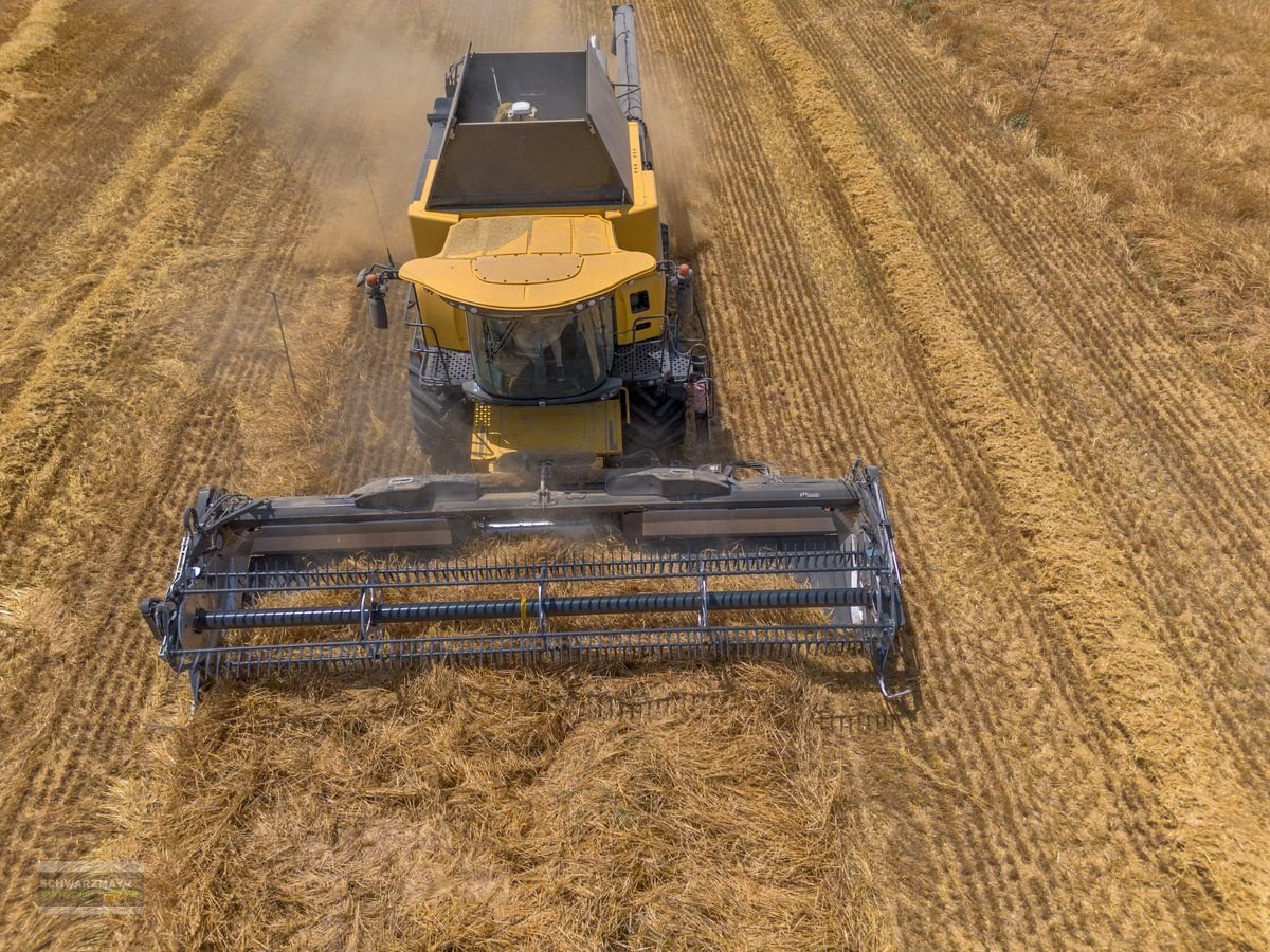 Schneidwerk des Typs MacDon FD225 7,6m, Neumaschine in Gampern (Bild 4)