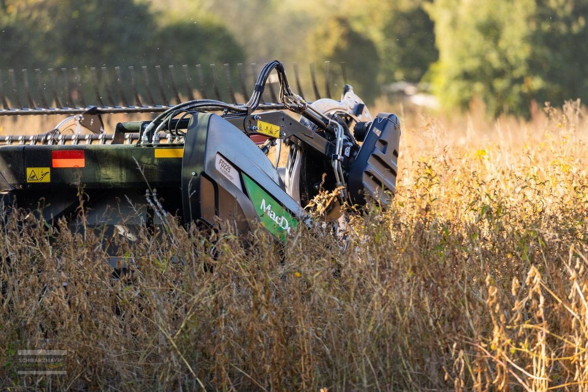 Schneidwerk des Typs MacDon FD225 7,6m, Neumaschine in Gampern (Bild 3)
