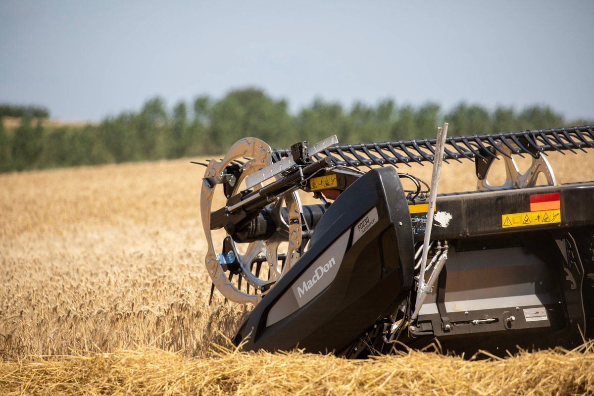 Schneidwerk des Typs MacDon FD230 9,1m, Neumaschine in Harmannsdorf (Bild 23)