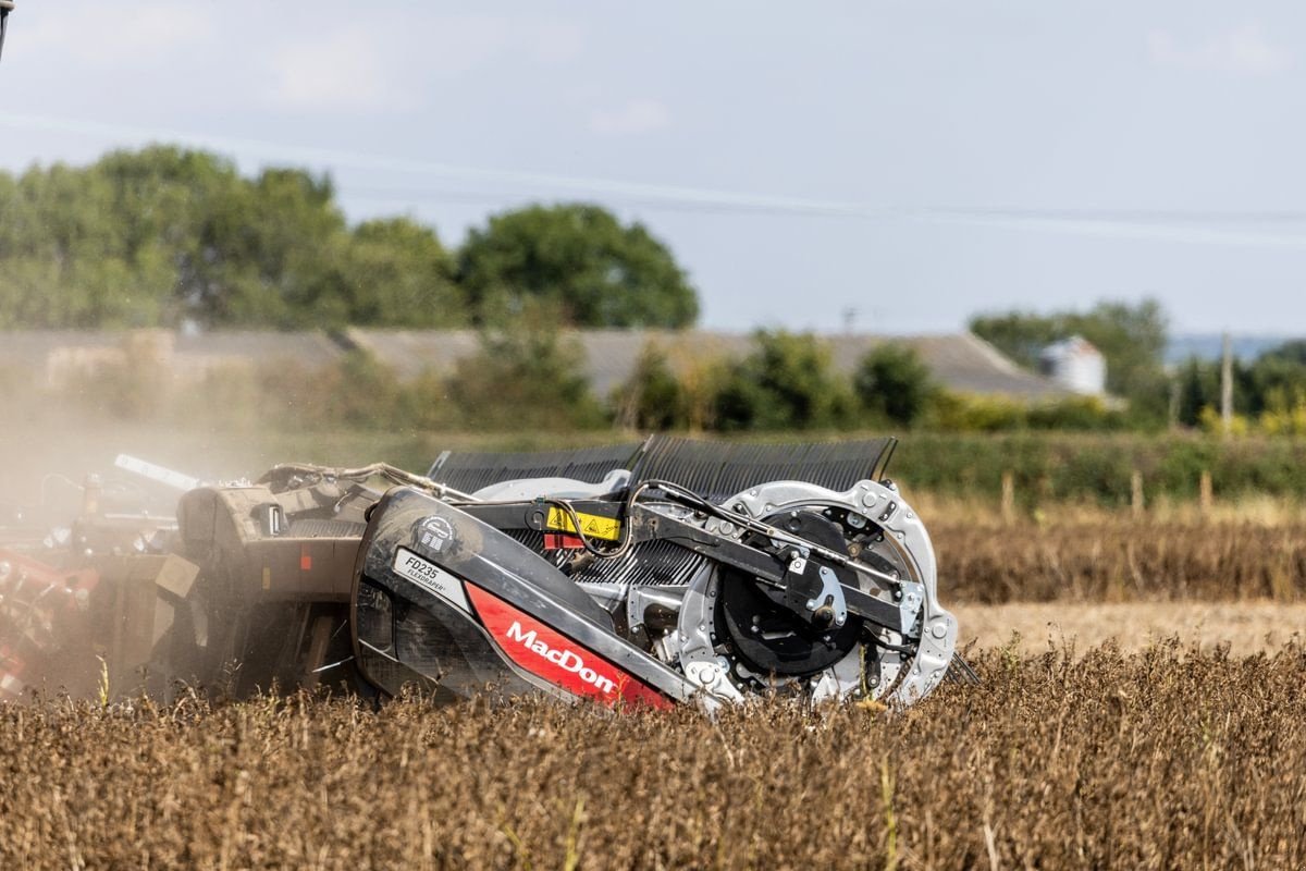Schneidwerk des Typs MacDon FD235 10.6m, Neumaschine in Harmannsdorf (Bild 4)