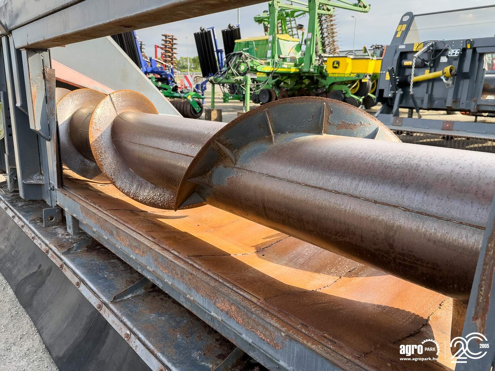 Schneidwerk des Typs NAS 676 Z 6 row sunflower header with chopper for JD combines, with 75 cm row spacing, Gebrauchtmaschine in Csengele (Bild 21)