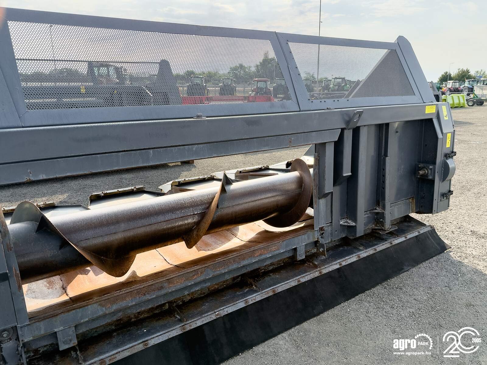 Schneidwerk des Typs NAS 676 Z 6 row sunflower header with chopper for JD combines, with 75 cm row spacing, Gebrauchtmaschine in Csengele (Bild 23)