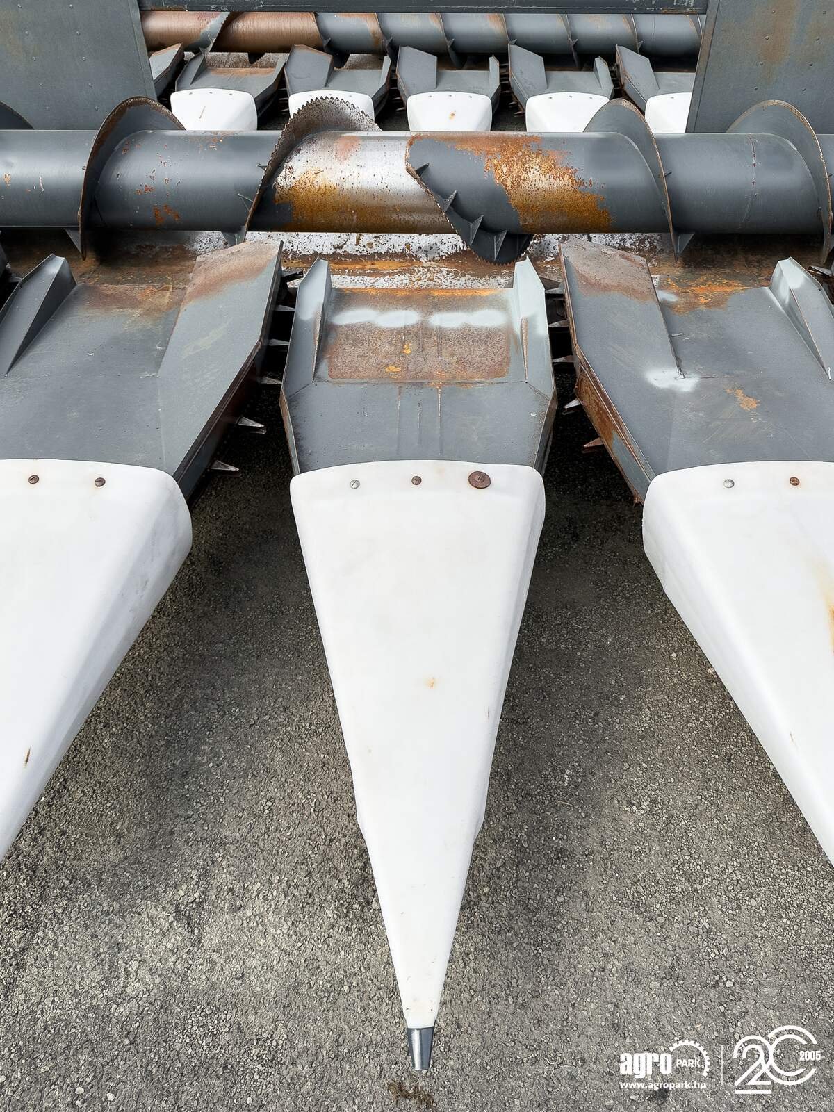 Schneidwerk του τύπου NAS 876 8 rows, 75 cm row spacing, for New Holland combines, Gebrauchtmaschine σε Csengele (Φωτογραφία 11)