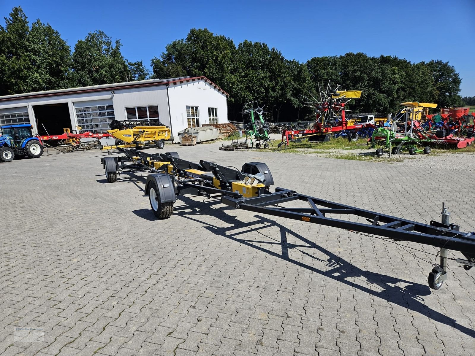 Schneidwerk des Typs New Holland 4WT 25ft 7,6m, Neumaschine in Erlbach (Bild 7)