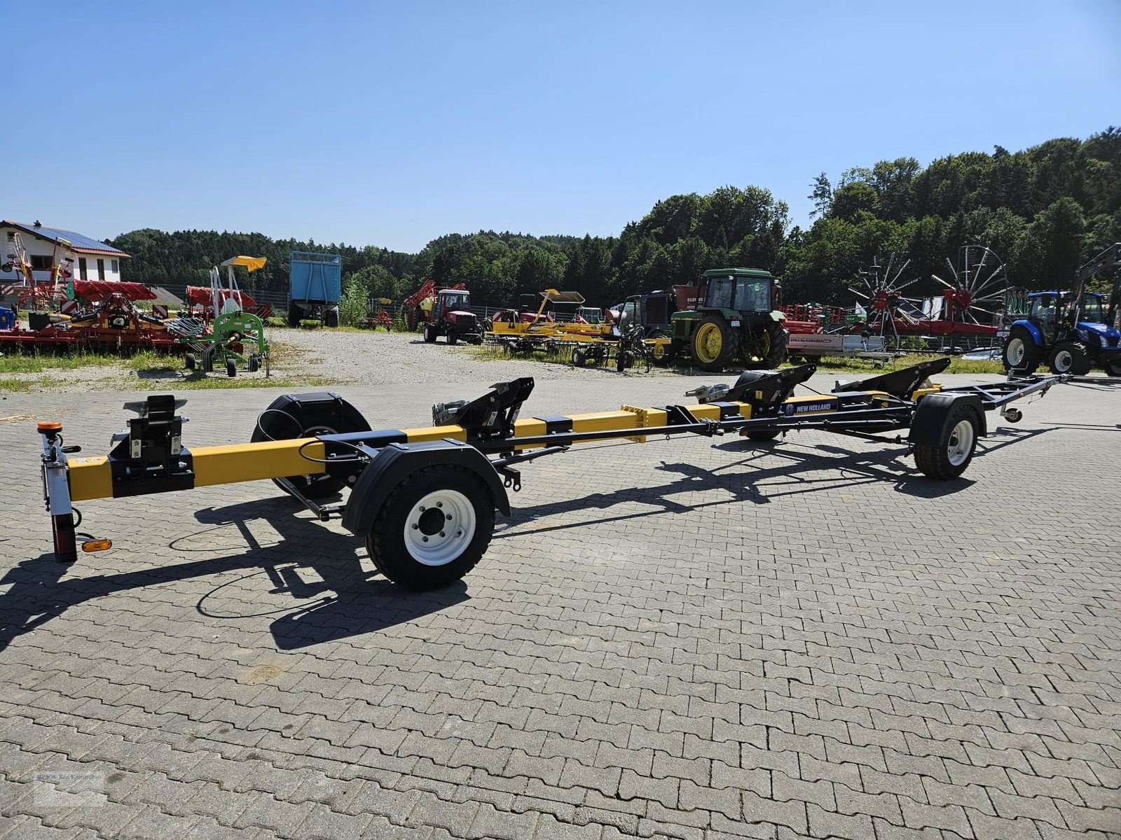 Schneidwerk des Typs New Holland 4WT 25ft 7,6m, Neumaschine in Erlbach (Bild 2)