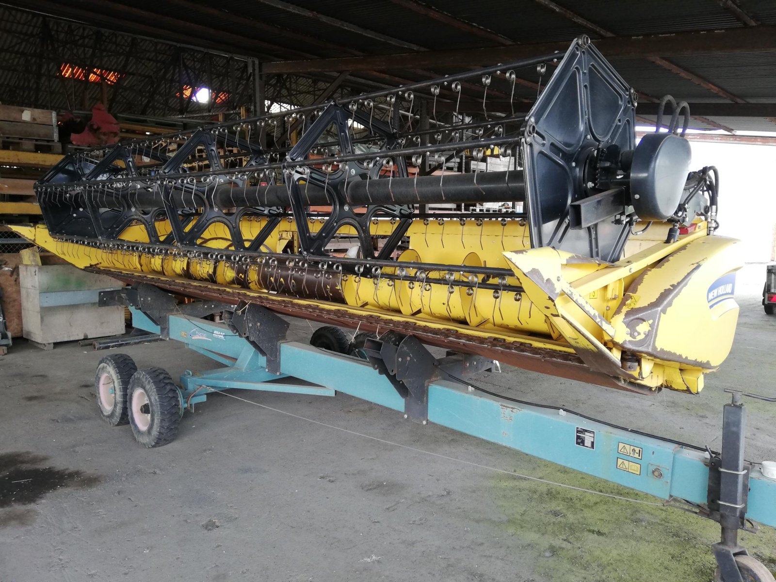 Schneidwerk des Typs New Holland 6M10, Gebrauchtmaschine in CONDE SUR VIRE (Bild 2)