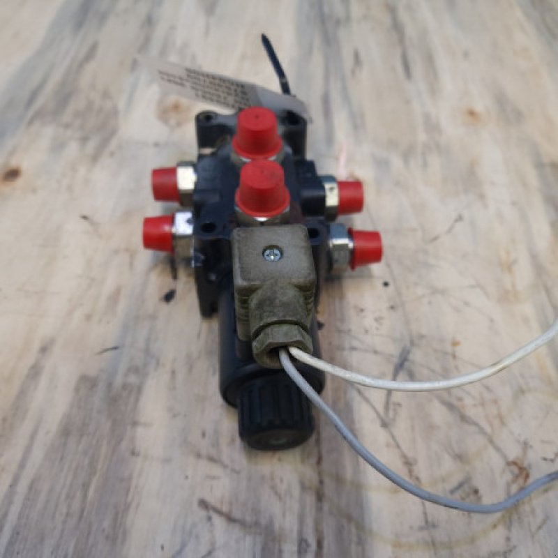 Schneidwerk des Typs New Holland 760CG, Gebrauchtmaschine in Hemmet (Bild 4)