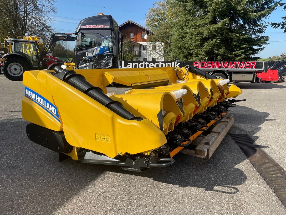 Schneidwerk des Typs New Holland Maispflücker NH 980CR 6R 70, Neumaschine in Burgkirchen (Bild 1)