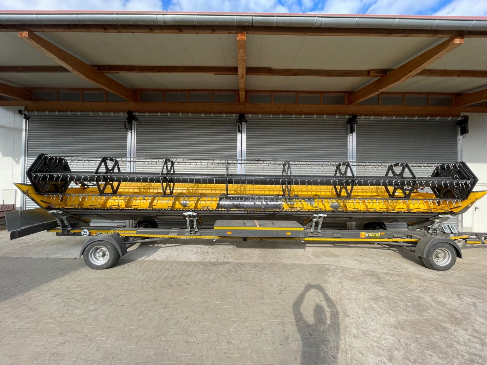 Schneidwerk des Typs New Holland Schneidwerk 10,70 m, Gebrauchtmaschine in Ebern (Bild 1)