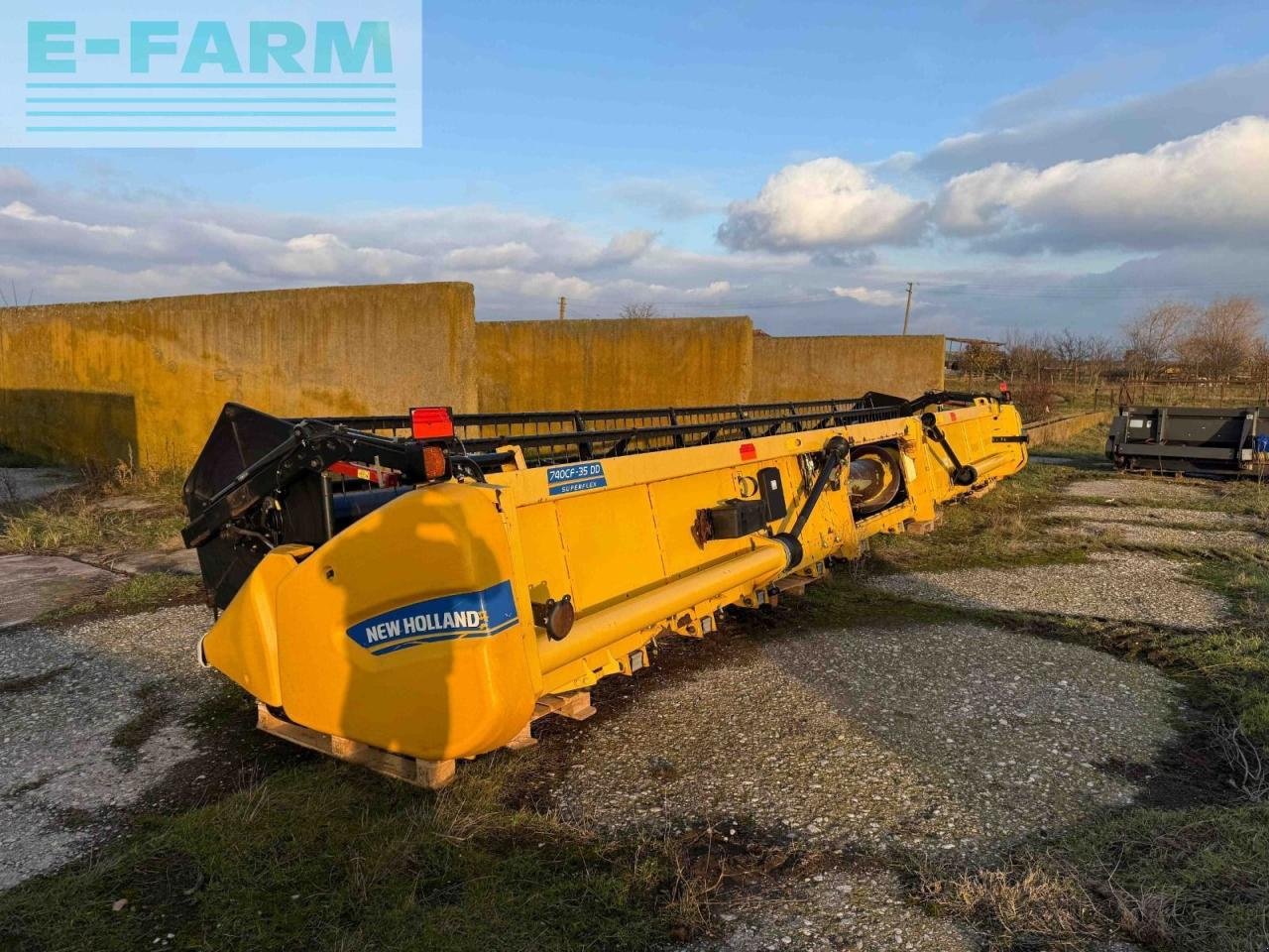 Schneidwerk des Typs New Holland SuperFlex 740CF-35 DD, Gebrauchtmaschine in Hamburg (Bild 2)