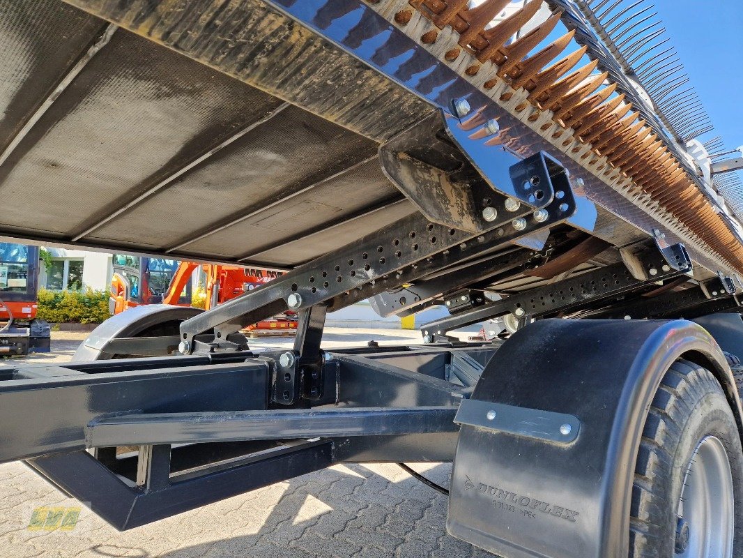 Schneidwerk typu Sonstige MacDon FD241 Aufnahme Claas, Gebrauchtmaschine v Schenkenberg (Obrázek 10)