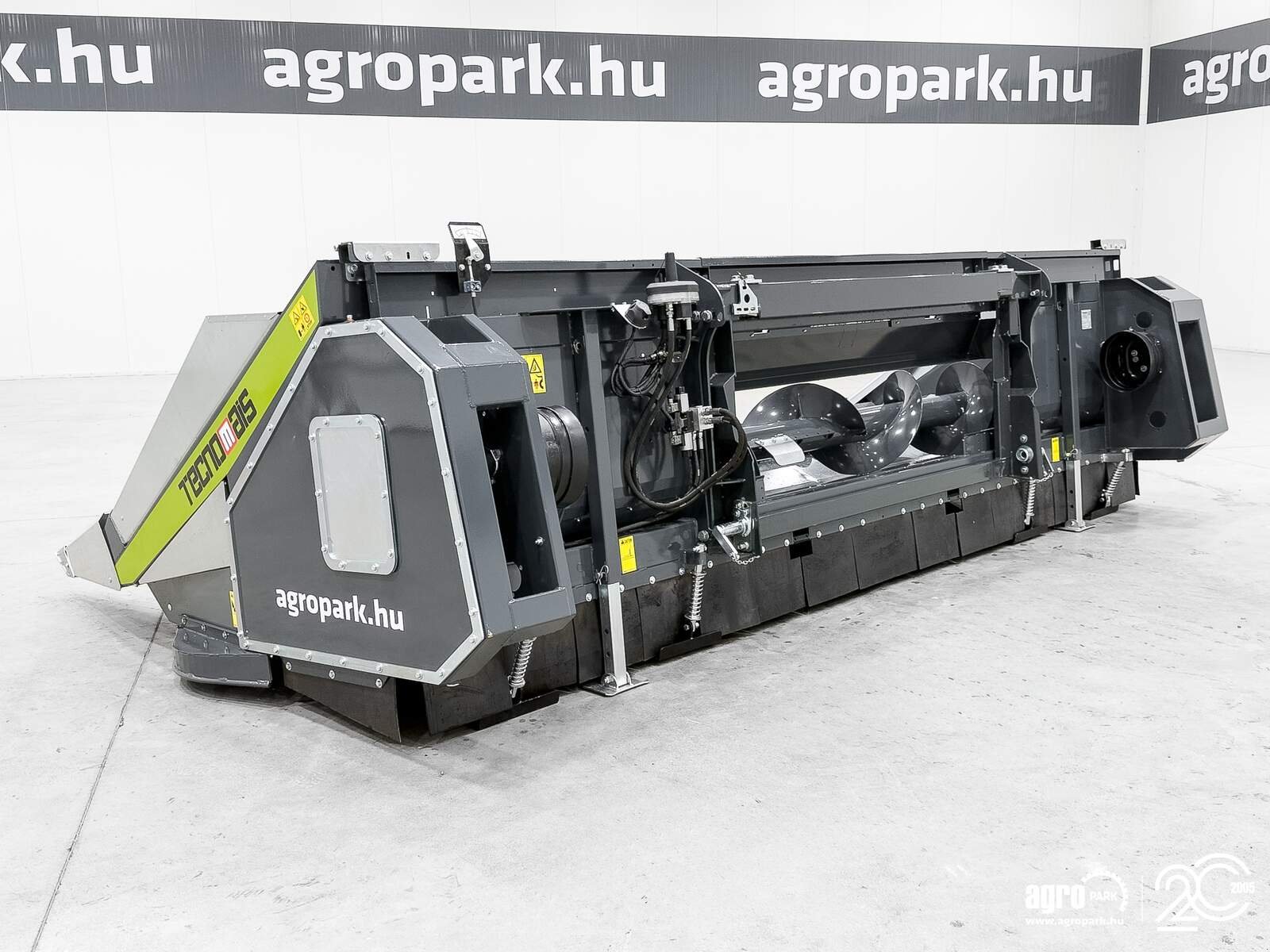 Schneidwerk des Typs Tecnomais TM3 6R 6 row (75 cm), rigid corn header for Claas Tucano and Lexion combines, with chopper and stalk crushers, Gebrauchtmaschine in Csengele (Bild 4)