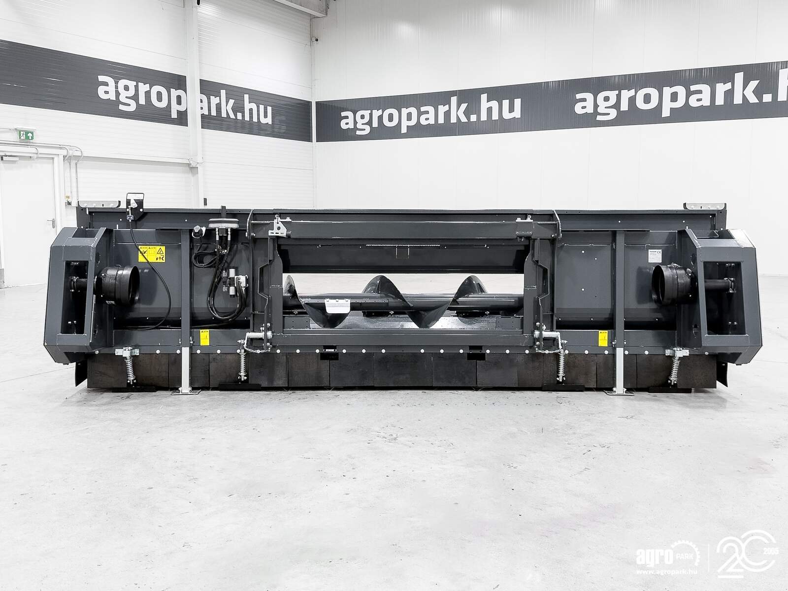 Schneidwerk des Typs Tecnomais TM3 6R 6 row (75 cm), rigid corn header for Claas Tucano and Lexion combines, with chopper and stalk crushers, Gebrauchtmaschine in Csengele (Bild 9)