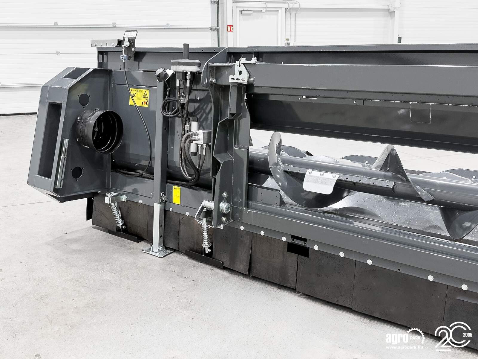 Schneidwerk des Typs Tecnomais TM3 6R 6 row (75 cm), rigid corn header for Claas Tucano and Lexion combines, with chopper and stalk crushers, Gebrauchtmaschine in Csengele (Bild 18)