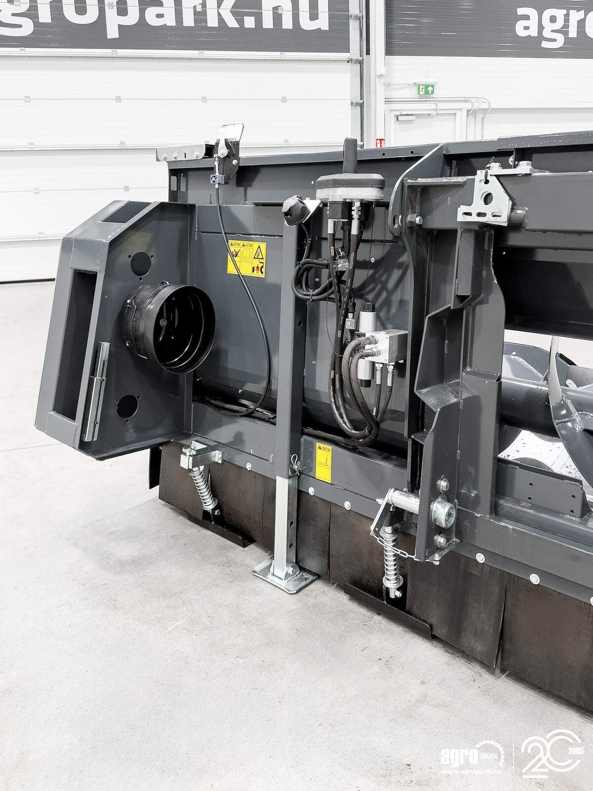 Schneidwerk des Typs Tecnomais TM3 6R 6 row (75 cm), rigid corn header for Claas Tucano and Lexion combines, with chopper and stalk crushers, Gebrauchtmaschine in Csengele (Bild 19)